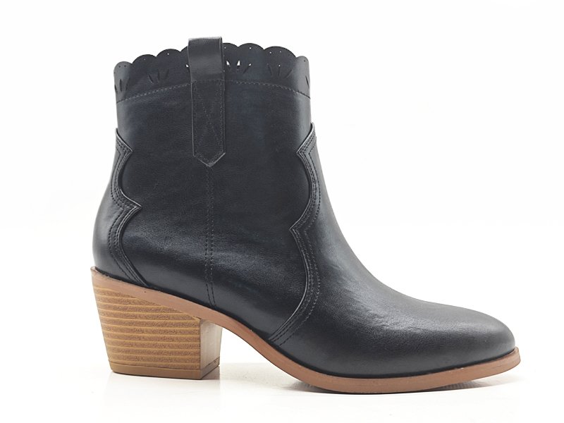 Ankle Boots Scalloped Top Grain Heel